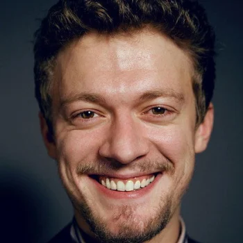 Александр Ефремов