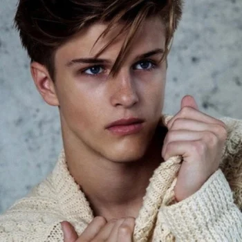 Alex Lange