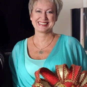 Елена Серова