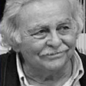 Искандер Хамраев
