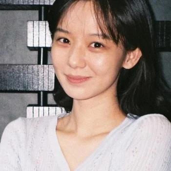 Jingyi Huang