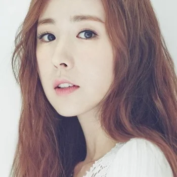 Kan Mi-youn