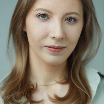 Кристина Попова