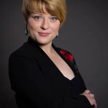Лариса Маршалова