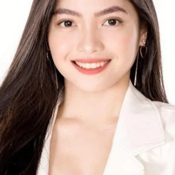Madeleine Red