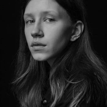 Полина Романова