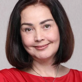 Rowiena Umboh