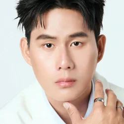 Thanawin Pholcharoenrat