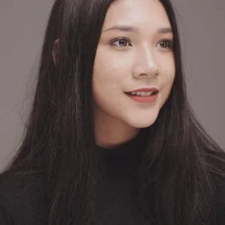 Agnes Naomi