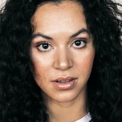Aldís Amah Hamilton