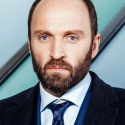 Александр Кобзарь