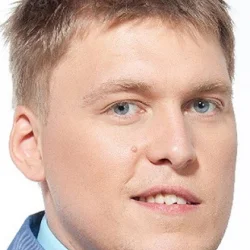Александр Незлобин