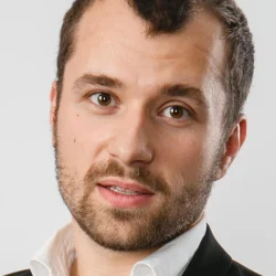 Александр Якин