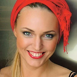 Алла Довлатова