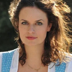 Angela Ascher