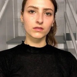 Anna Collins