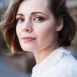 Анна Миклош