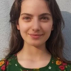 Ava Yaman