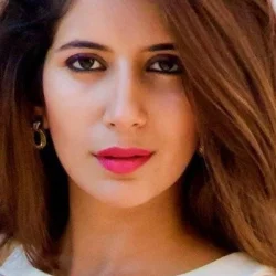 Ayn Zoya