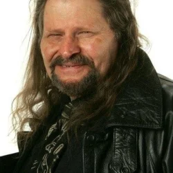 Брюс Гловер