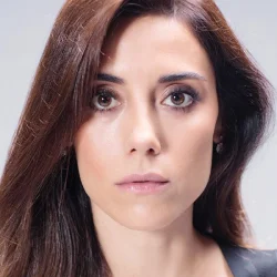 Cansu Dere