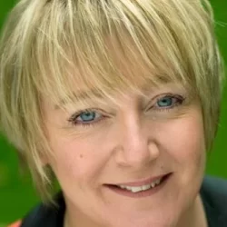 Cathy Breeze