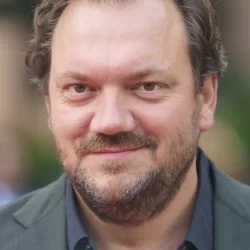Чарли Хюбнер