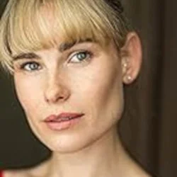 Chloé Delanney