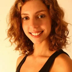 Claudia Sardinha