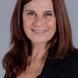 Cristina Homem de Mello