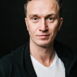 Денис Старков