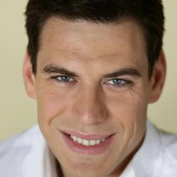 Дмитрий Дюжев