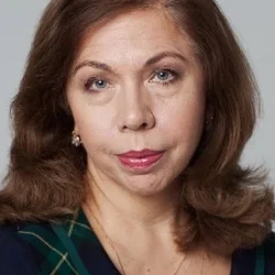 Елена Папанова