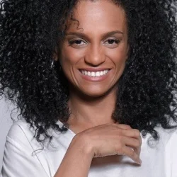 Flávia Santana