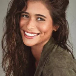 Isadora Cruz
