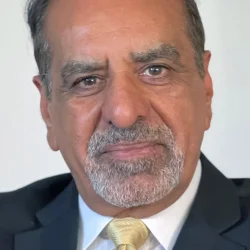 Kavi Raz