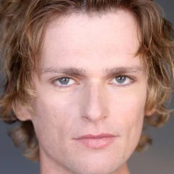 Колтон Адамс