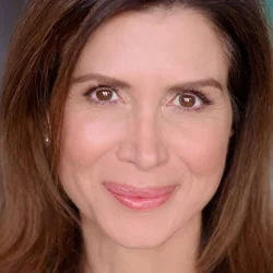 Lara Daans