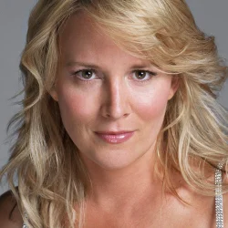 Laurel Holloman