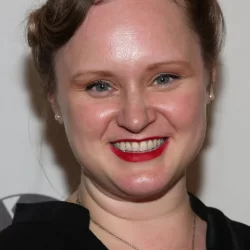 Леа Лэтэм