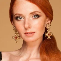 Лена Катина
