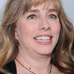 Lisa Roberts Gillan