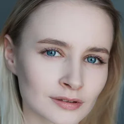 Лиза Хапова