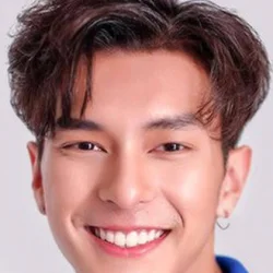 Lotte Chaiyut Panchukiat