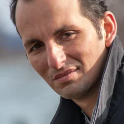 Louis Vanaria