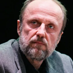 Лукаш Симлат