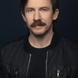 Люк Барнетт