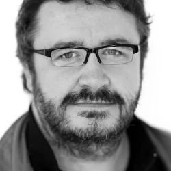 Марк Бентон