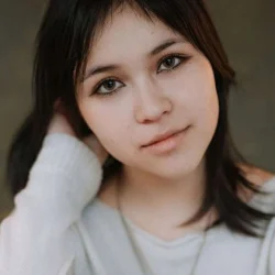 Mia Wei Ho