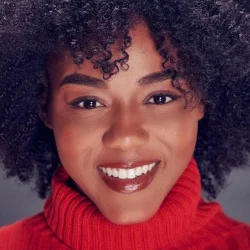 Nia Holloway